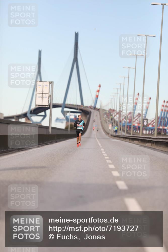 03.10.2024 - Köhlbrandbrückenlauf Fuchs,  Jonas http://msf.ph/oto/7193727 03.10.2024 09:32:35 Position 3 1010 meine-sportfotos.de