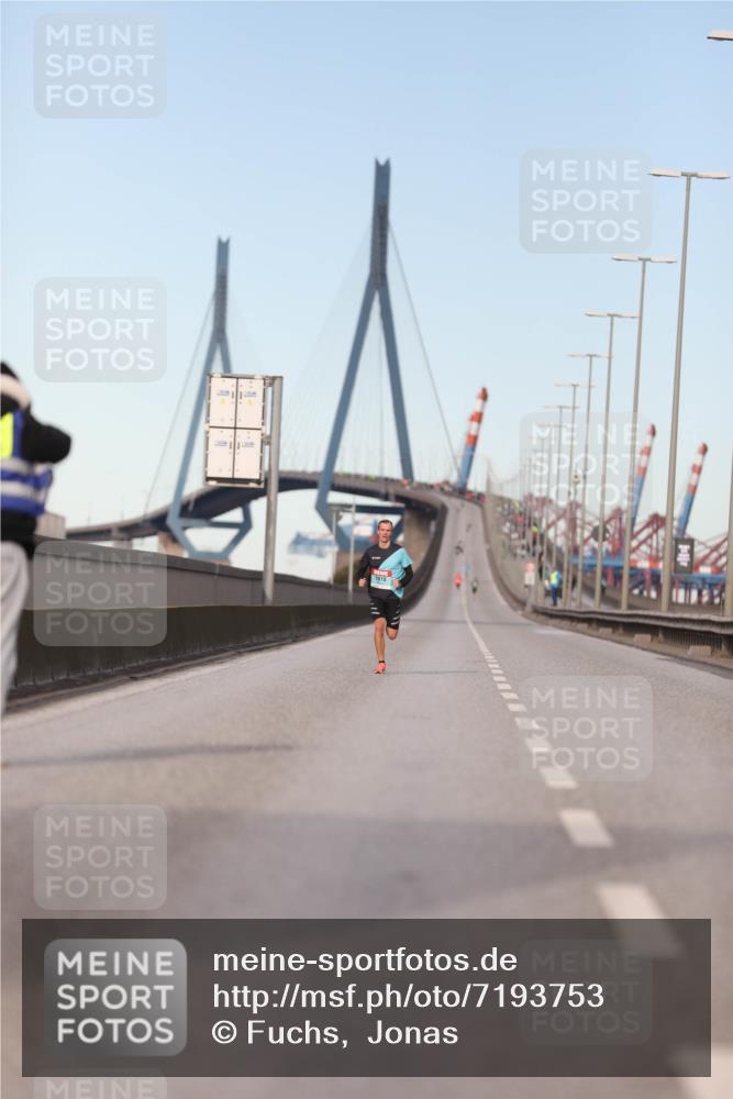 03.10.2024 - Köhlbrandbrückenlauf Fuchs,  Jonas http://msf.ph/oto/7193753 03.10.2024 09:32:36 Position 3  meine-sportfotos.de