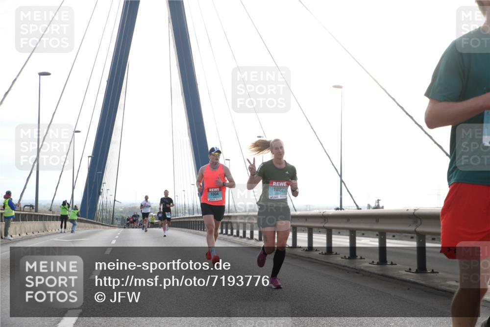 03.10.2024 - Köhlbrandbrückenlauf Jannik Wohlers http://msf.ph/oto/7193776 03.10.2024 09:19:06 Position 1 1004, 1027 meine-sportfotos.de