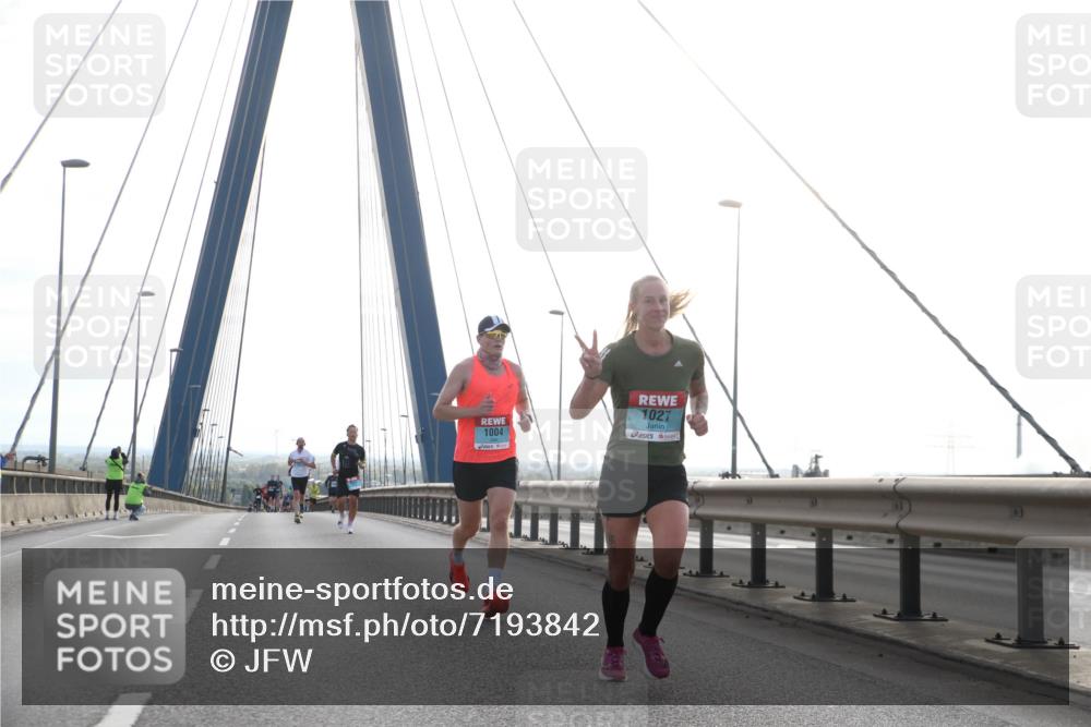 03.10.2024 - Köhlbrandbrückenlauf Jannik Wohlers http://msf.ph/oto/7193842 03.10.2024 09:19:06 Position 1 1004, 1027 meine-sportfotos.de