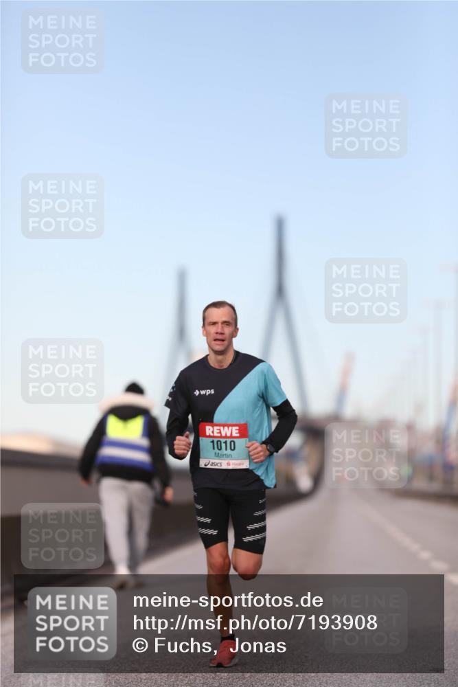 03.10.2024 - Köhlbrandbrückenlauf Fuchs,  Jonas http://msf.ph/oto/7193908 03.10.2024 09:32:45 Position 3 1010 meine-sportfotos.de