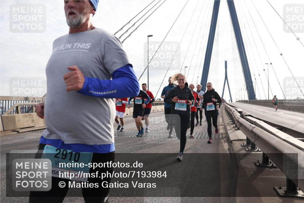 03.10.2024 - Köhlbrandbrückenlauf Matties Gatica Varas http://msf.ph/oto/7193984 03.10.2024 09:27:49 Position 2 2910, 2018, 1272, 1103, 1566 meine-sportfotos.de