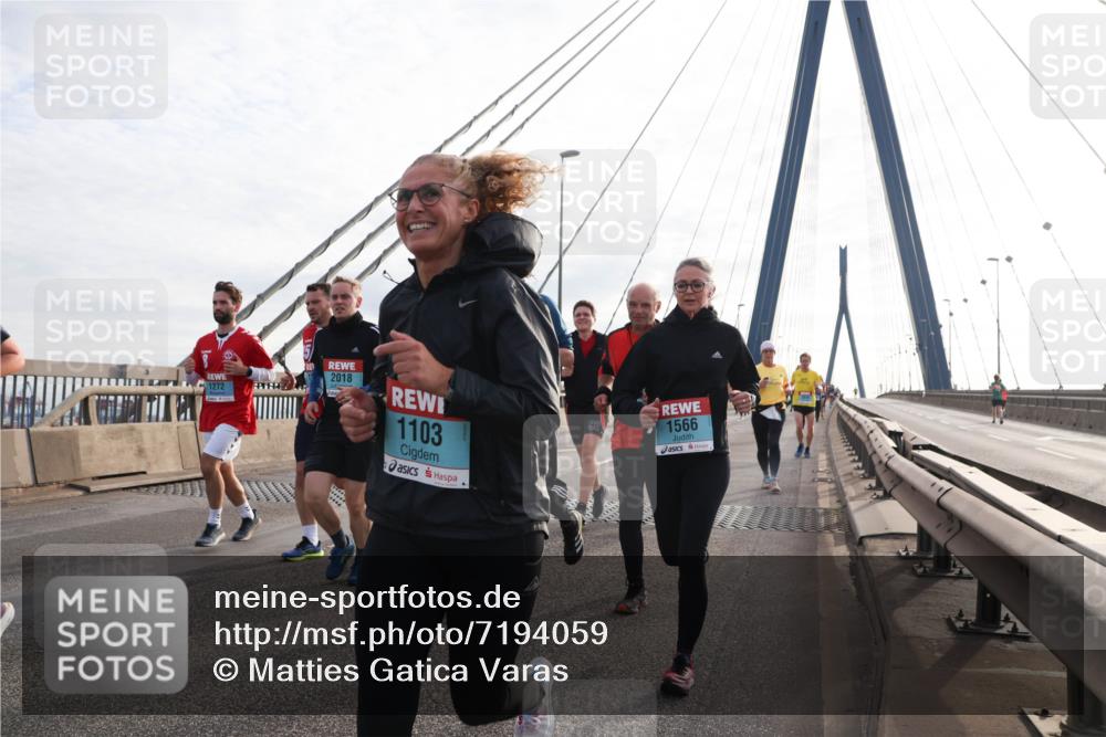 03.10.2024 - Köhlbrandbrückenlauf Matties Gatica Varas http://msf.ph/oto/7194059 03.10.2024 09:27:50 Position 2 2018, 1272, 1103, 92, 1566 meine-sportfotos.de