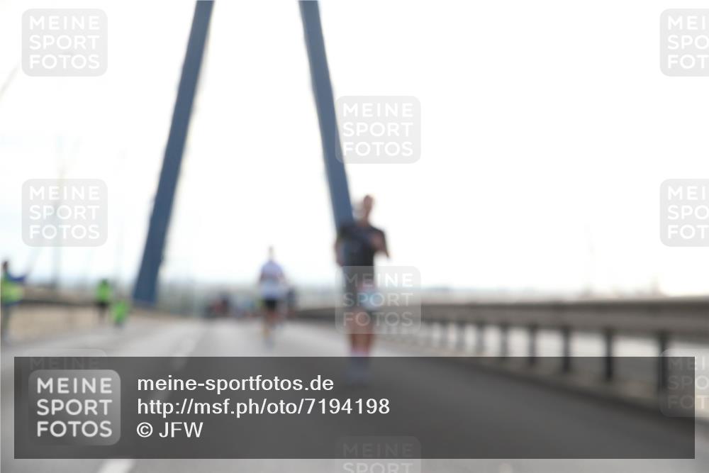03.10.2024 - Köhlbrandbrückenlauf Jannik Wohlers http://msf.ph/oto/7194198 03.10.2024 09:19:10 Position 1  meine-sportfotos.de