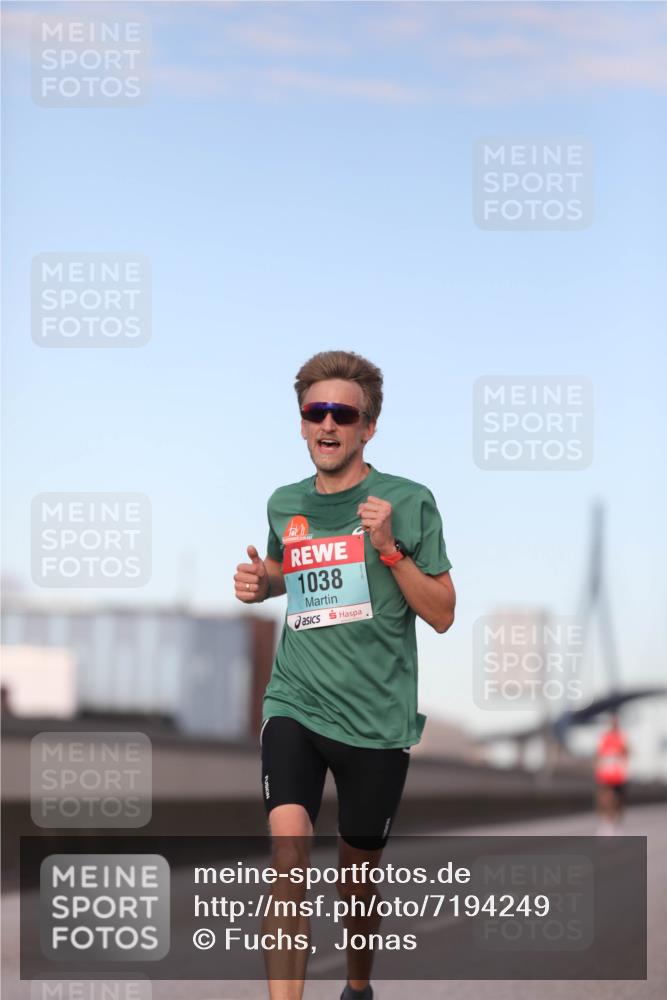 03.10.2024 - Köhlbrandbrückenlauf Fuchs,  Jonas http://msf.ph/oto/7194249 03.10.2024 09:34:06 Position 3 1038 meine-sportfotos.de