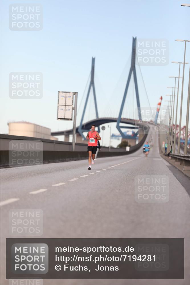 03.10.2024 - Köhlbrandbrückenlauf Fuchs,  Jonas http://msf.ph/oto/7194281 03.10.2024 09:34:07 Position 3 1006 meine-sportfotos.de