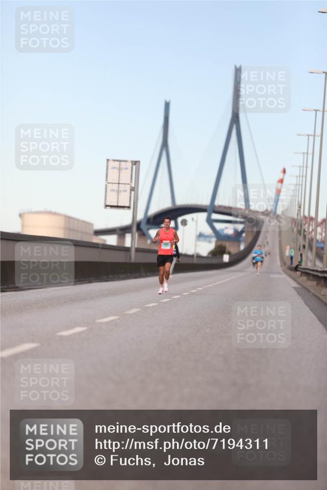 03.10.2024 - Köhlbrandbrückenlauf Fuchs,  Jonas http://msf.ph/oto/7194311 03.10.2024 09:34:07 Position 3 1006 meine-sportfotos.de