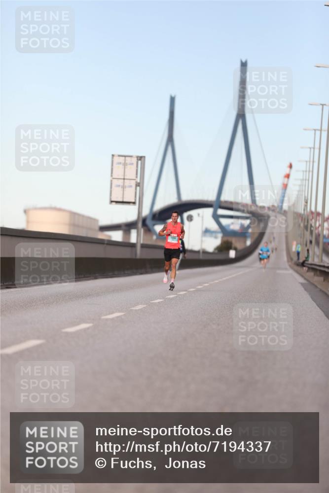 03.10.2024 - Köhlbrandbrückenlauf Fuchs,  Jonas http://msf.ph/oto/7194337 03.10.2024 09:34:07 Position 3 1006 meine-sportfotos.de