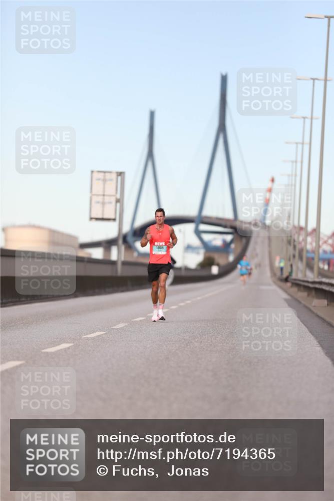 03.10.2024 - Köhlbrandbrückenlauf Fuchs,  Jonas http://msf.ph/oto/7194365 03.10.2024 09:34:11 Position 3 1006 meine-sportfotos.de