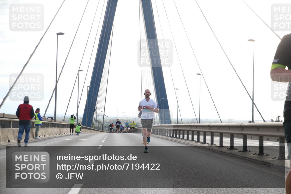 03.10.2024 - Köhlbrandbrückenlauf Jannik Wohlers http://msf.ph/oto/7194422 03.10.2024 09:19:13 Position 1 107 meine-sportfotos.de
