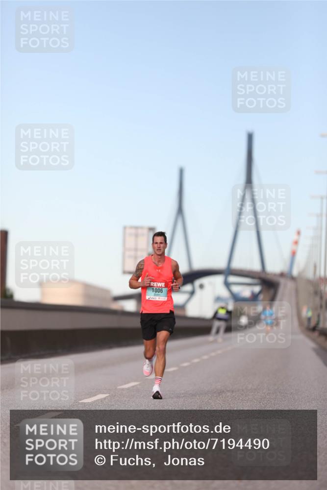 03.10.2024 - Köhlbrandbrückenlauf Fuchs,  Jonas http://msf.ph/oto/7194490 03.10.2024 09:34:14 Position 3 50, 1006 meine-sportfotos.de