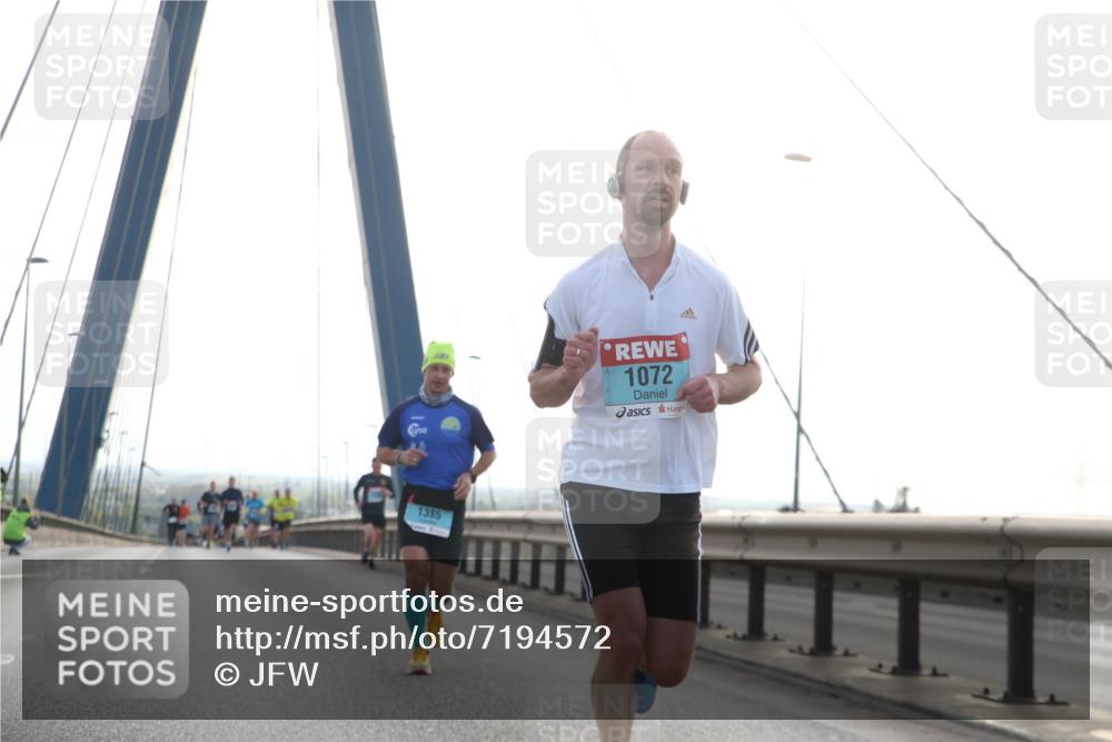 03.10.2024 - Köhlbrandbrückenlauf Jannik Wohlers http://msf.ph/oto/7194572 03.10.2024 09:19:15 Position 1 1072, 1335 meine-sportfotos.de