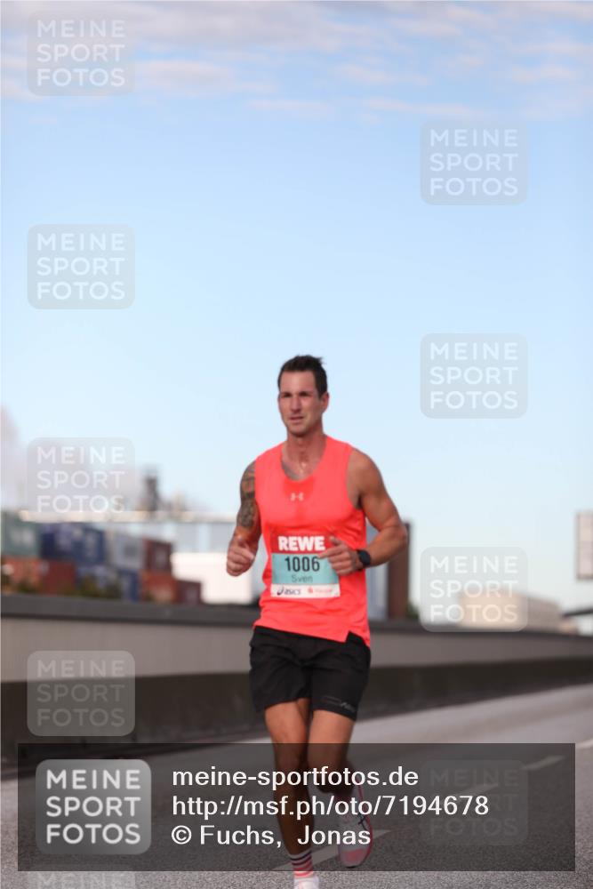 03.10.2024 - Köhlbrandbrückenlauf Fuchs,  Jonas http://msf.ph/oto/7194678 03.10.2024 09:34:18 Position 3 1006 meine-sportfotos.de