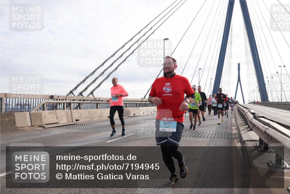 03.10.2024 - Köhlbrandbrückenlauf Matties Gatica Varas http://msf.ph/oto/7194945 03.10.2024 09:28:02 Position 2 1477, 1473 meine-sportfotos.de