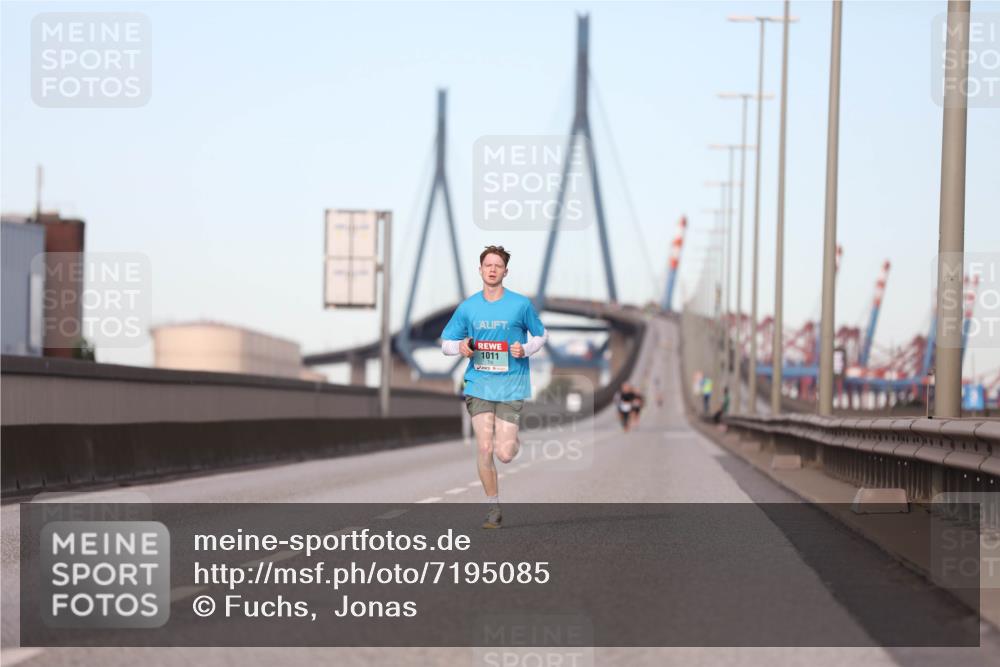 03.10.2024 - Köhlbrandbrückenlauf Fuchs,  Jonas http://msf.ph/oto/7195085 03.10.2024 09:34:35 Position 3 1011 meine-sportfotos.de