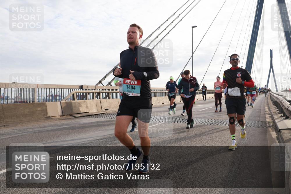 03.10.2024 - Köhlbrandbrückenlauf Matties Gatica Varas http://msf.ph/oto/7195132 03.10.2024 09:28:05 Position 2 1404 meine-sportfotos.de