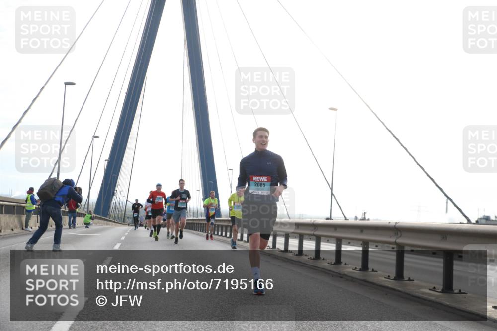 03.10.2024 - Köhlbrandbrückenlauf Jannik Wohlers http://msf.ph/oto/7195166 03.10.2024 09:19:26 Position 1 2085 meine-sportfotos.de