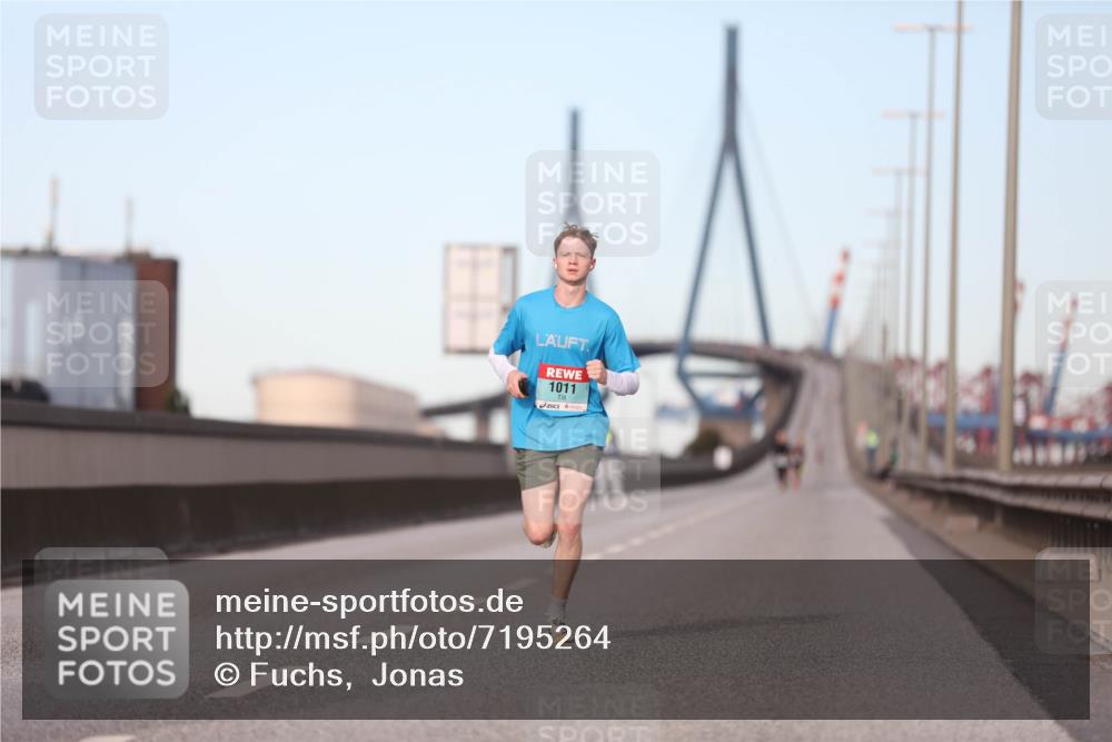 03.10.2024 - Köhlbrandbrückenlauf Fuchs,  Jonas http://msf.ph/oto/7195264 03.10.2024 09:34:37 Position 3 1011 meine-sportfotos.de