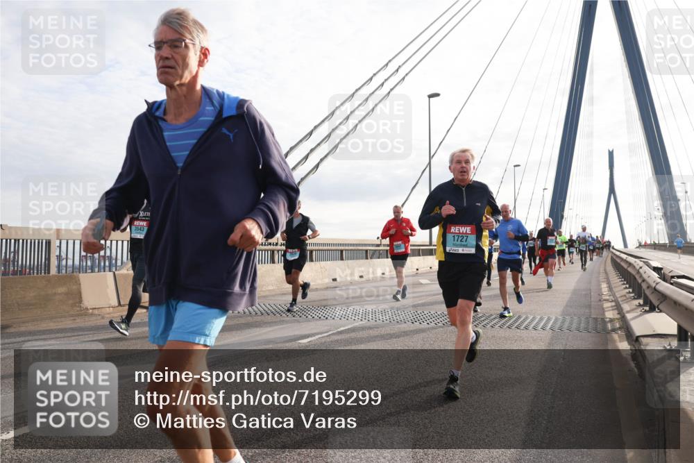 03.10.2024 - Köhlbrandbrückenlauf Matties Gatica Varas http://msf.ph/oto/7195299 03.10.2024 09:28:10 Position 2 3543, 1727 meine-sportfotos.de