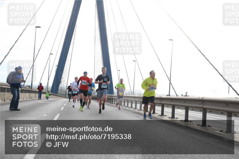 03.10.2024 - Köhlbrandbrückenlauf Jannik Wohlers http://msf.ph/oto/7195338 03.10.2024 09:19:28 Position 1 1203, 1219, 1394 meine-sportfotos.de