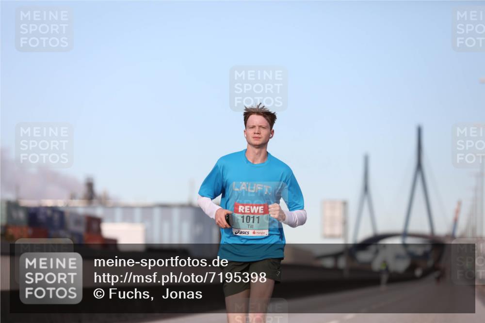 03.10.2024 - Köhlbrandbrückenlauf Fuchs,  Jonas http://msf.ph/oto/7195398 03.10.2024 09:34:40 Position 3 1011 meine-sportfotos.de
