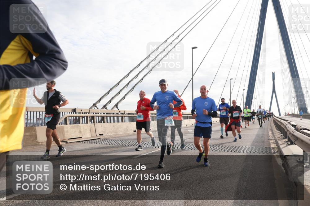 03.10.2024 - Köhlbrandbrückenlauf Matties Gatica Varas http://msf.ph/oto/7195406 03.10.2024 09:28:12 Position 2 2042, 170, 2015, 20, 2233 meine-sportfotos.de