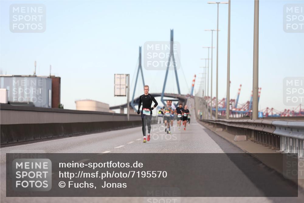 03.10.2024 - Köhlbrandbrückenlauf Fuchs,  Jonas http://msf.ph/oto/7195570 03.10.2024 09:35:06 Position 3 1099 meine-sportfotos.de