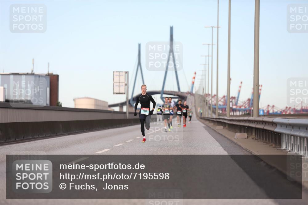 03.10.2024 - Köhlbrandbrückenlauf Fuchs,  Jonas http://msf.ph/oto/7195598 03.10.2024 09:35:06 Position 3 1099 meine-sportfotos.de