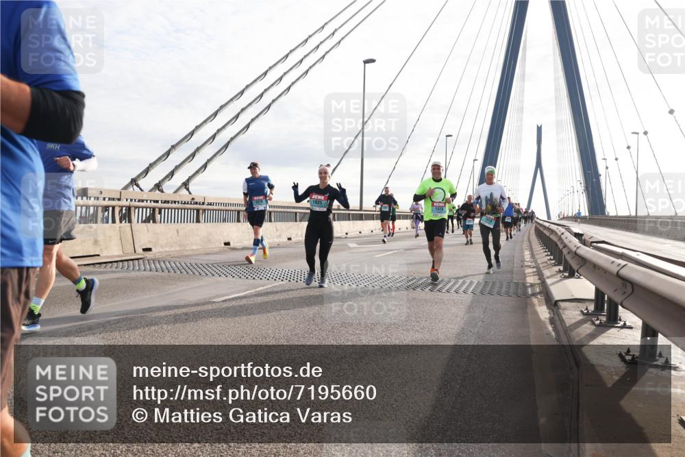 03.10.2024 - Köhlbrandbrückenlauf Matties Gatica Varas http://msf.ph/oto/7195660 03.10.2024 09:28:15 Position 2 1825, 1974 meine-sportfotos.de