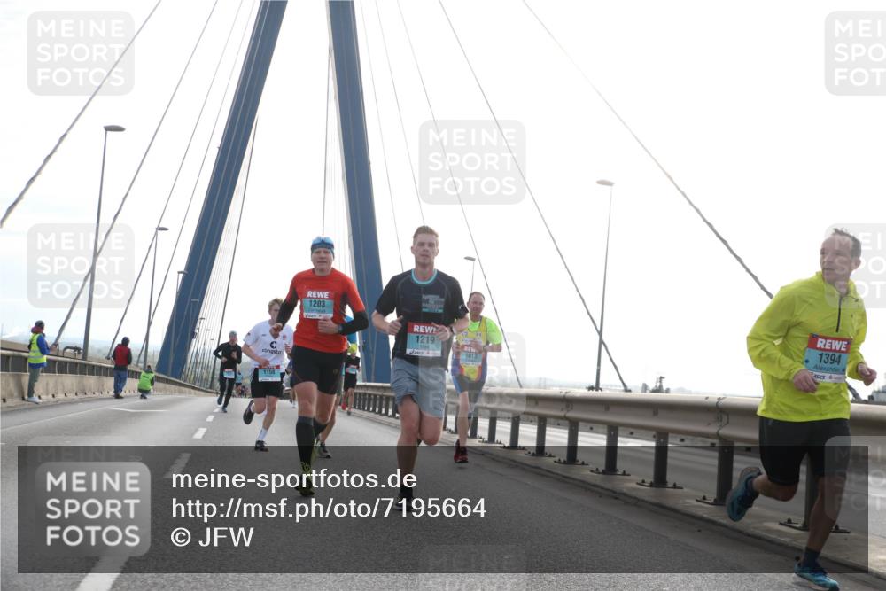 03.10.2024 - Köhlbrandbrückenlauf Jannik Wohlers http://msf.ph/oto/7195664 03.10.2024 09:19:30 Position 1 1158, 1203, 2, 1219, 1013, 1394 meine-sportfotos.de