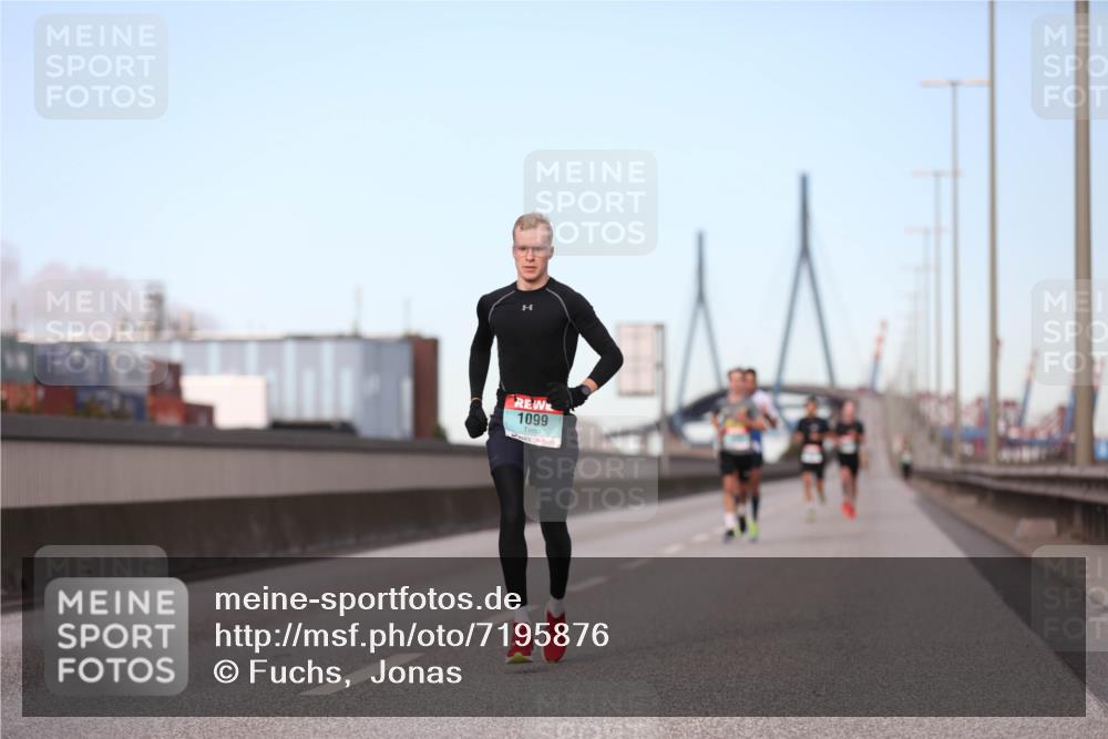 03.10.2024 - Köhlbrandbrückenlauf Fuchs,  Jonas http://msf.ph/oto/7195876 03.10.2024 09:35:11 Position 3 1099 meine-sportfotos.de