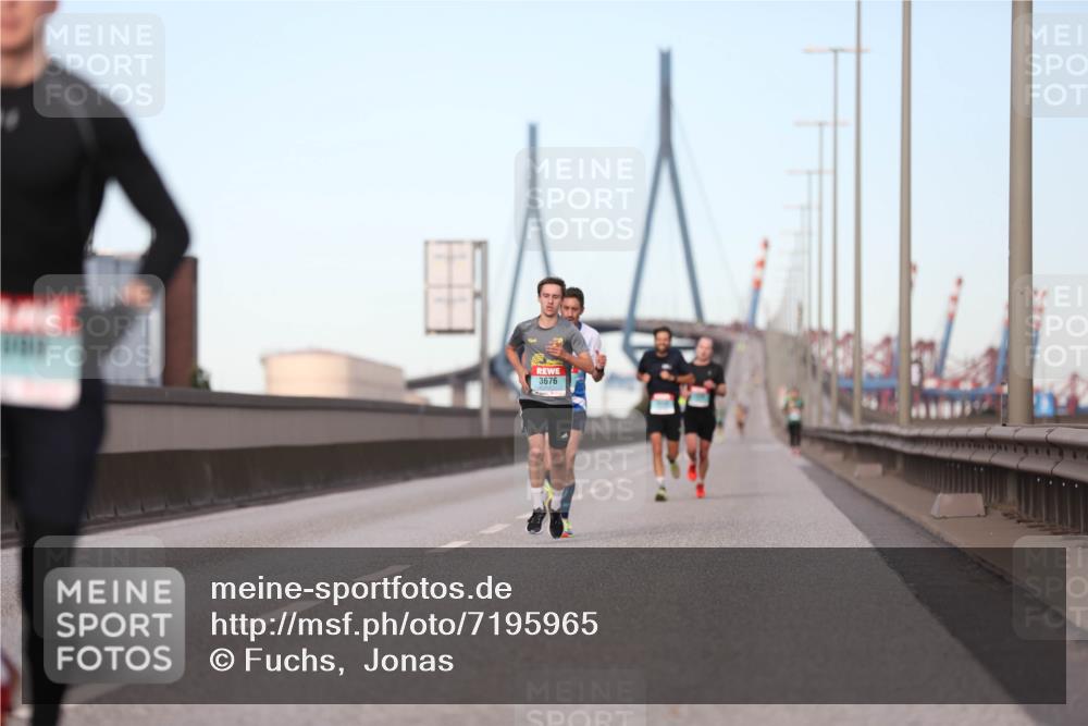 03.10.2024 - Köhlbrandbrückenlauf Fuchs,  Jonas http://msf.ph/oto/7195965 03.10.2024 09:35:12 Position 3 3676 meine-sportfotos.de