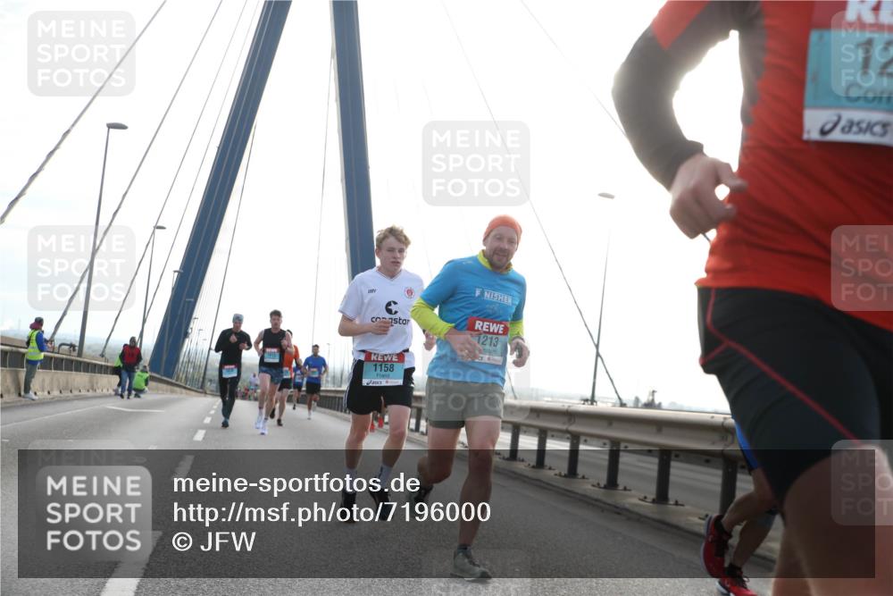 03.10.2024 - Köhlbrandbrückenlauf Jannik Wohlers http://msf.ph/oto/7196000 03.10.2024 09:19:32 Position 1 1015, 1213, 1158, 12 meine-sportfotos.de