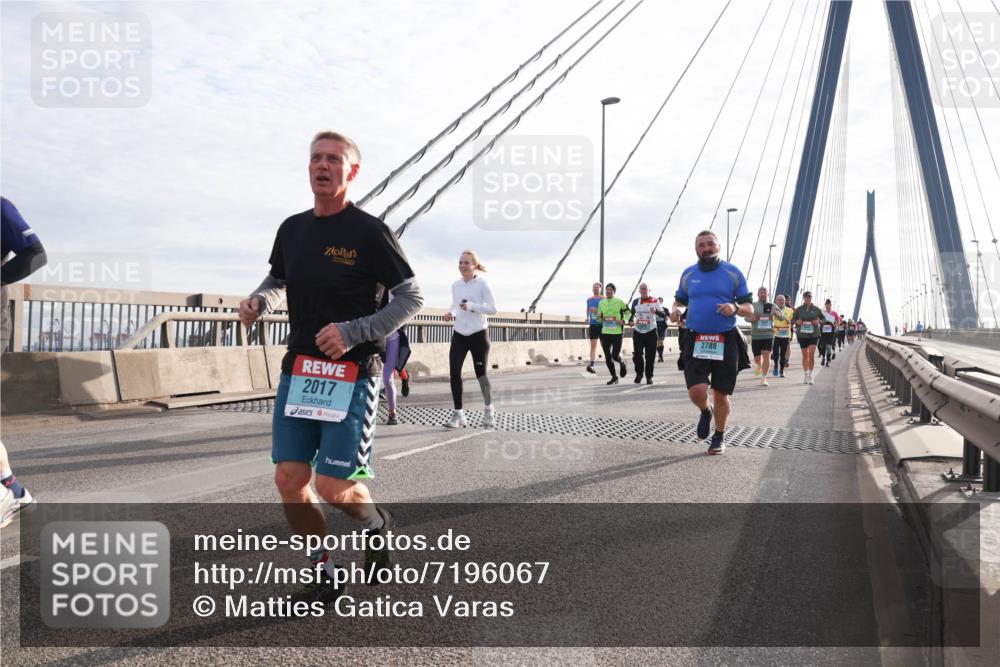 03.10.2024 - Köhlbrandbrückenlauf Matties Gatica Varas http://msf.ph/oto/7196067 03.10.2024 09:28:20 Position 2 2017, 2788 meine-sportfotos.de