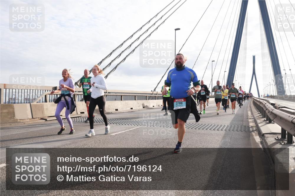 03.10.2024 - Köhlbrandbrückenlauf Matties Gatica Varas http://msf.ph/oto/7196124 03.10.2024 09:28:21 Position 2 1679, 1835, 2788 meine-sportfotos.de