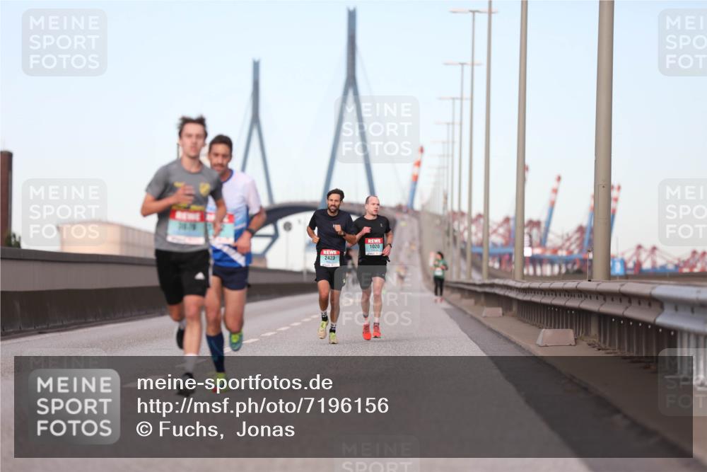 03.10.2024 - Köhlbrandbrückenlauf Fuchs,  Jonas http://msf.ph/oto/7196156 03.10.2024 09:35:14 Position 3 2423, 1020 meine-sportfotos.de