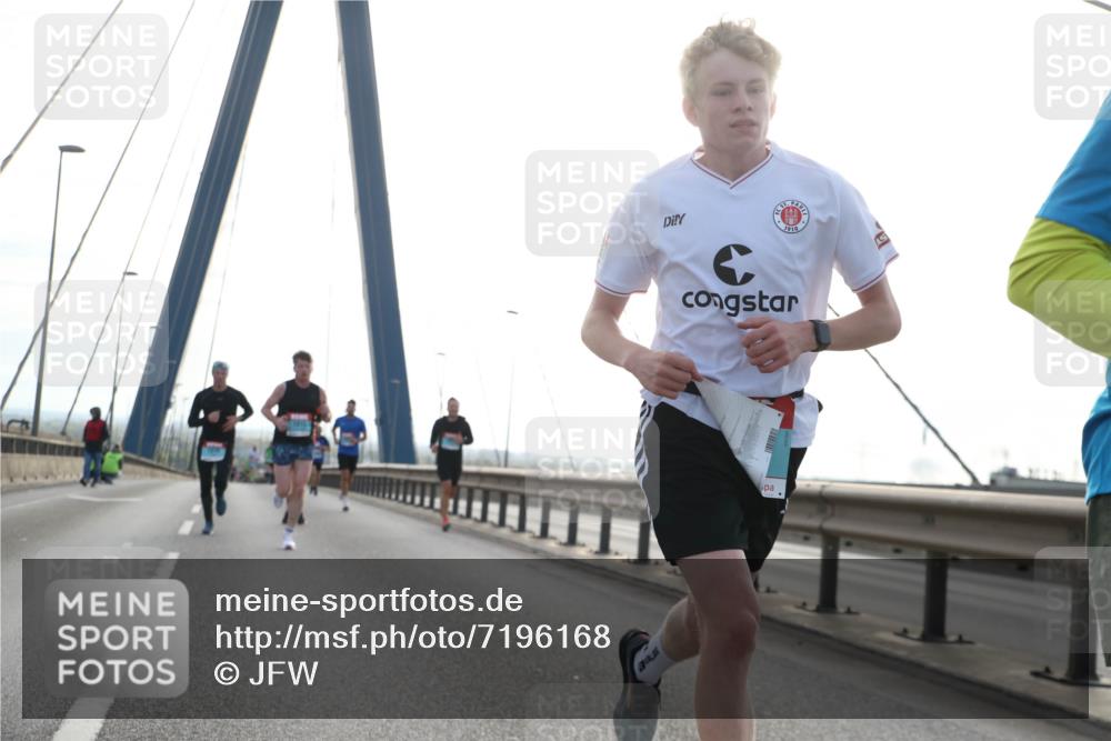 03.10.2024 - Köhlbrandbrückenlauf Jannik Wohlers http://msf.ph/oto/7196168 03.10.2024 09:19:33 Position 1  meine-sportfotos.de