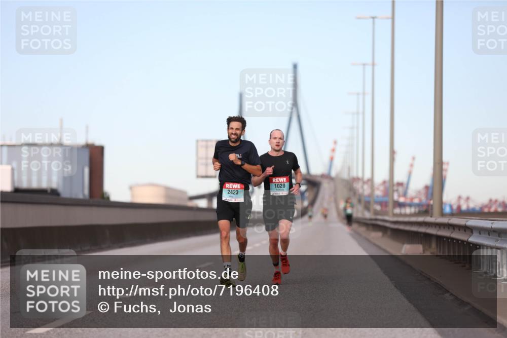 03.10.2024 - Köhlbrandbrückenlauf Fuchs,  Jonas http://msf.ph/oto/7196408 03.10.2024 09:35:19 Position 3 2423, 1020 meine-sportfotos.de
