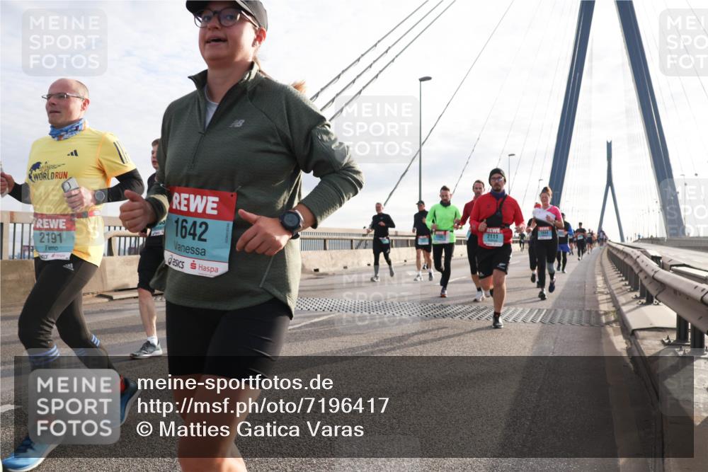 03.10.2024 - Köhlbrandbrückenlauf Matties Gatica Varas http://msf.ph/oto/7196417 03.10.2024 09:28:25 Position 2 2191, 613, 1642, 1444, 2111 meine-sportfotos.de