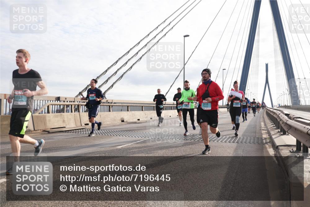 03.10.2024 - Köhlbrandbrückenlauf Matties Gatica Varas http://msf.ph/oto/7196445 03.10.2024 09:28:25 Position 2 3163, 1444, 2111 meine-sportfotos.de