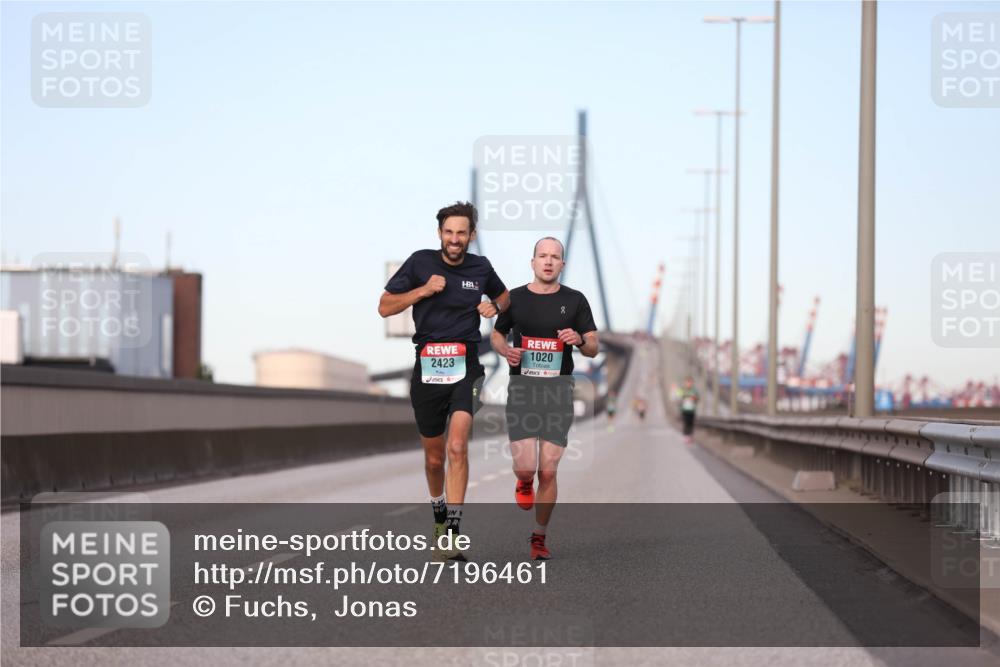 03.10.2024 - Köhlbrandbrückenlauf Fuchs,  Jonas http://msf.ph/oto/7196461 03.10.2024 09:35:19 Position 3 90, 2423, 1020 meine-sportfotos.de