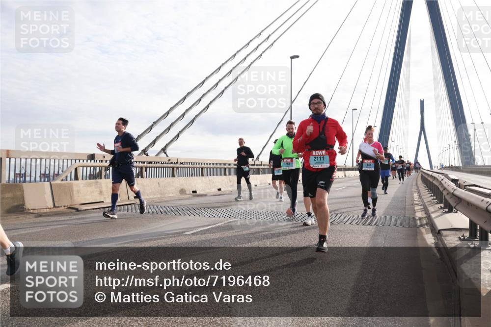 03.10.2024 - Köhlbrandbrückenlauf Matties Gatica Varas http://msf.ph/oto/7196468 03.10.2024 09:28:25 Position 2 7, 2111, 1288, 1444 meine-sportfotos.de