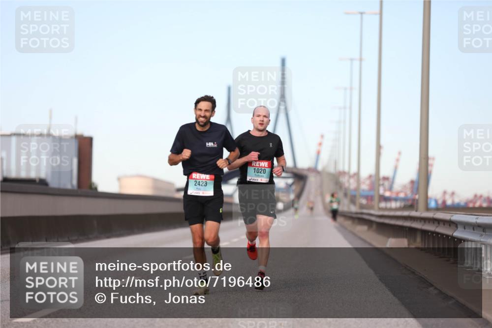 03.10.2024 - Köhlbrandbrückenlauf Fuchs,  Jonas http://msf.ph/oto/7196486 03.10.2024 09:35:20 Position 3 2423, 1020 meine-sportfotos.de