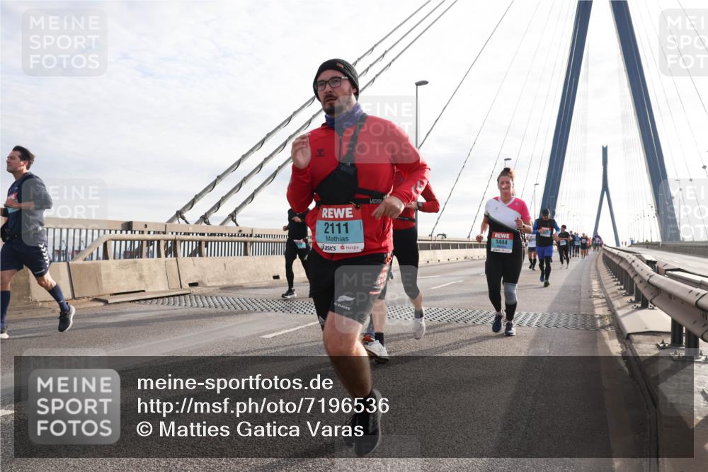 03.10.2024 - Köhlbrandbrückenlauf Matties Gatica Varas http://msf.ph/oto/7196536 03.10.2024 09:28:26 Position 2 2111, 1444 meine-sportfotos.de