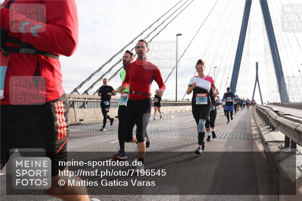 03.10.2024 - Köhlbrandbrückenlauf Matties Gatica Varas http://msf.ph/oto/7196545 03.10.2024 09:28:26 Position 2 1288, 1444 meine-sportfotos.de