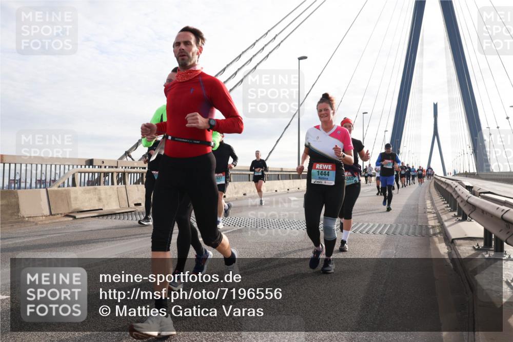 03.10.2024 - Köhlbrandbrückenlauf Matties Gatica Varas http://msf.ph/oto/7196556 03.10.2024 09:28:27 Position 2 1, 1937, 1444, 565 meine-sportfotos.de