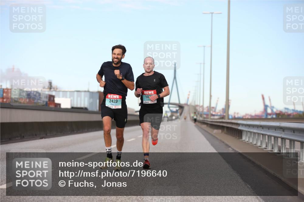 03.10.2024 - Köhlbrandbrückenlauf Fuchs,  Jonas http://msf.ph/oto/7196640 03.10.2024 09:35:21 Position 3 2423, 1022 meine-sportfotos.de