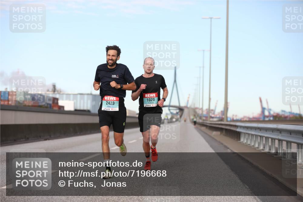 03.10.2024 - Köhlbrandbrückenlauf Fuchs,  Jonas http://msf.ph/oto/7196668 03.10.2024 09:35:21 Position 3 2423, 1020 meine-sportfotos.de