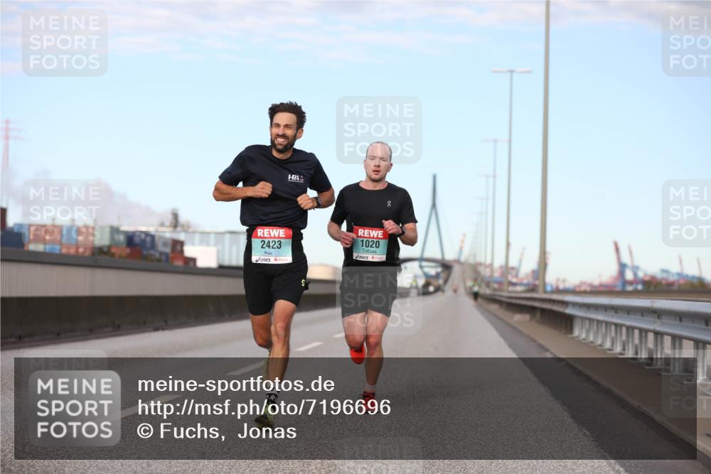 03.10.2024 - Köhlbrandbrückenlauf Fuchs,  Jonas http://msf.ph/oto/7196696 03.10.2024 09:35:22 Position 3 2423, 1020, 50 meine-sportfotos.de