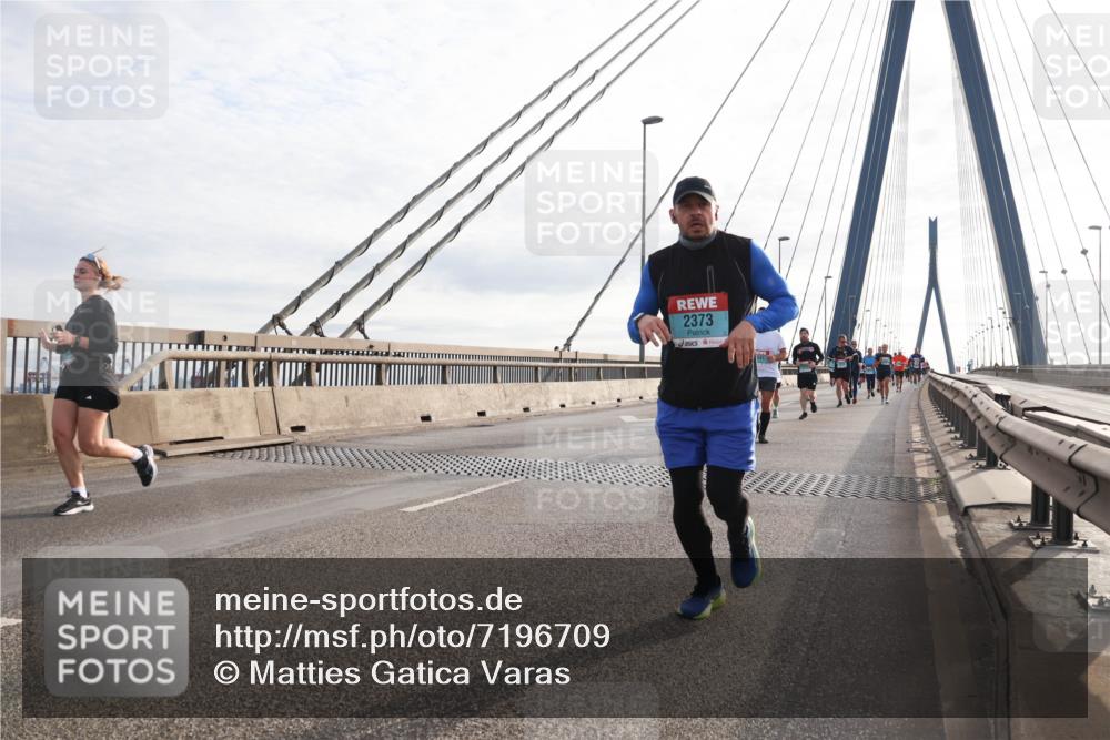 03.10.2024 - Köhlbrandbrückenlauf Matties Gatica Varas http://msf.ph/oto/7196709 03.10.2024 09:28:29 Position 2 2373 meine-sportfotos.de